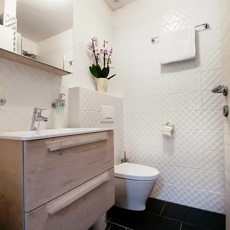 Sunny Nocleg ze śniadaniem *