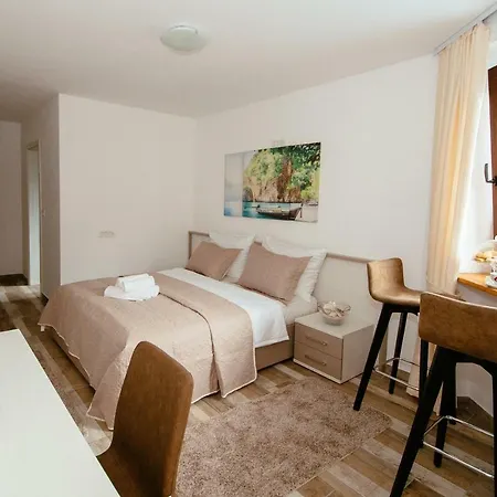 Bed & Breakfast Sunny *