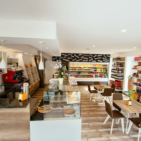 Sunny Bed & Breakfast *