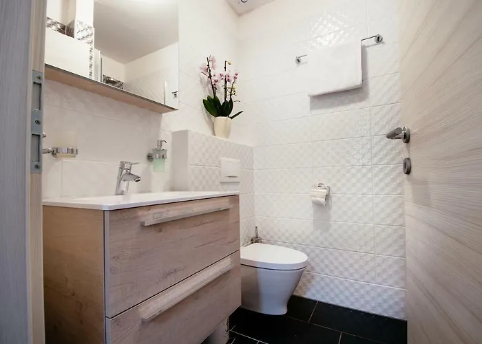 Sunny Bed & Breakfast *