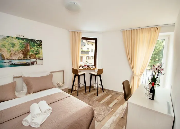 ベッド・アンド・ブレックファスト Sunny モスト ナ ソシ